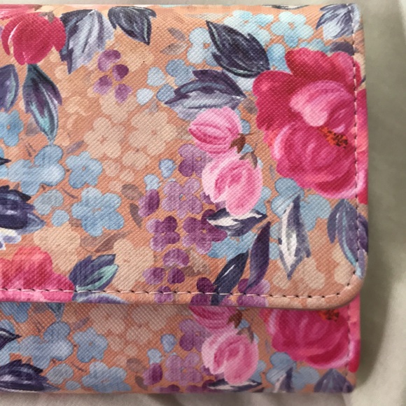 🌸NEW🌸 Julia Buxton RFID Reader Shield Flower Wallet - Picture 13 of 16